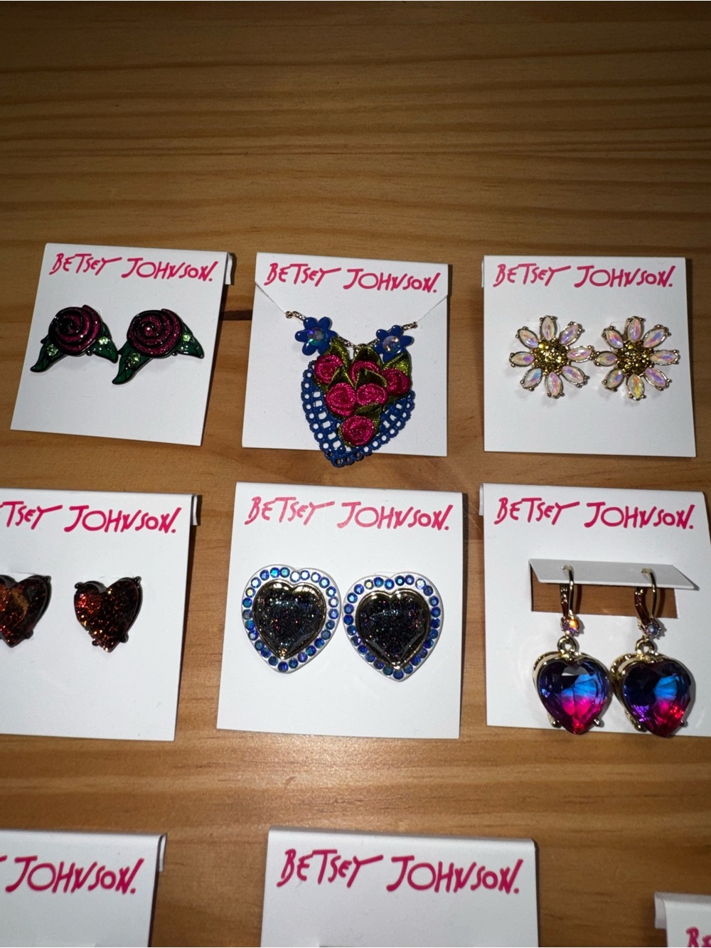 16 Sets of Authentic Betsey Johnson Jewelry: Earrings, Necklaces, Matching Pairs - Picture 9 of 14